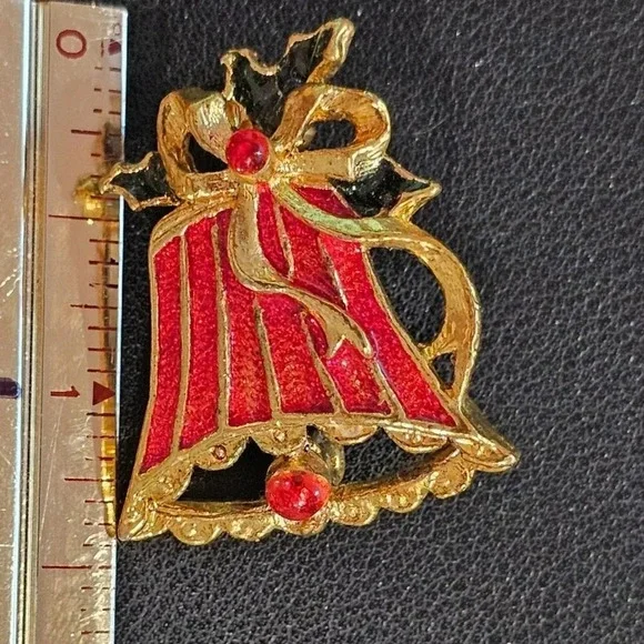 Christmas Bell Holly Brooch Pin Gold Tone Enamel Red Green Granny Core Jewelry - Picture 4 of 6